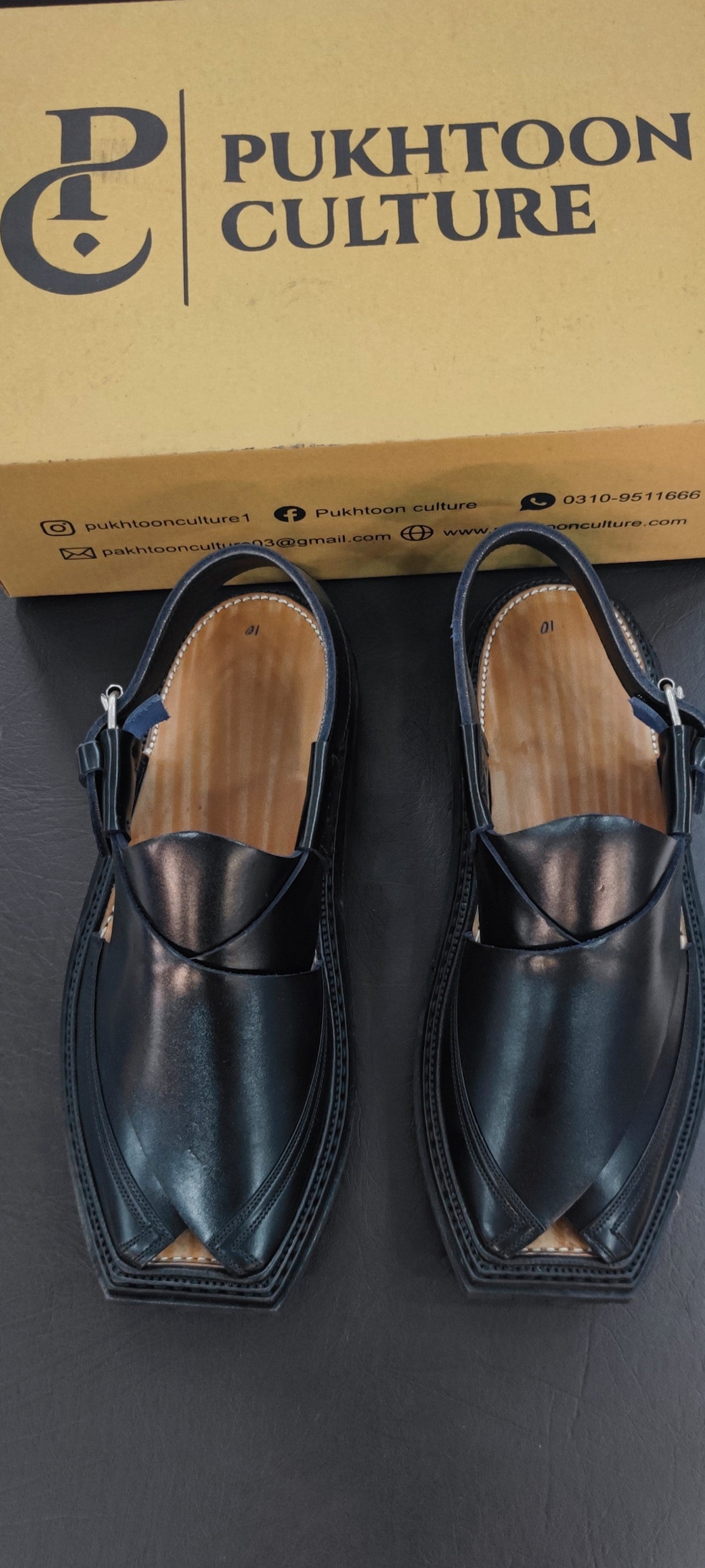 Triple Gear jet black in cut shape (important sole)