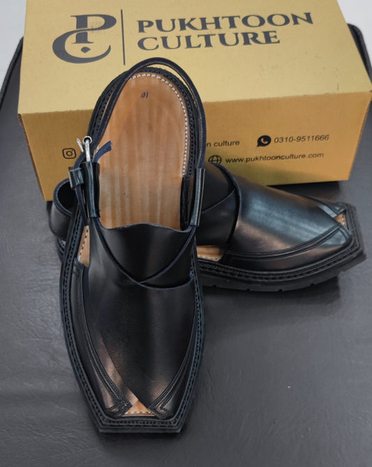 Triple Gear jet black in cut shape (important sole)