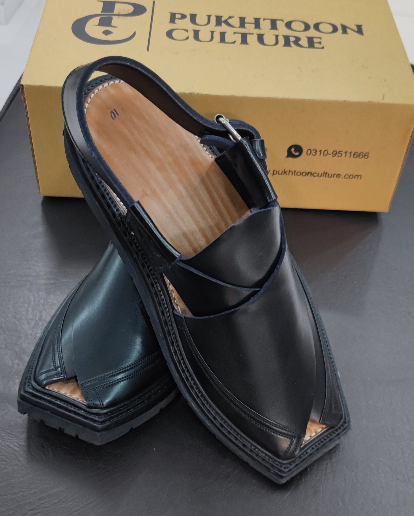 Triple Gear jet black in cut shape (important sole)