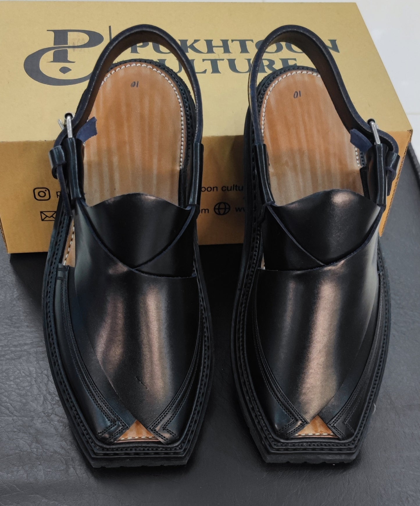 Triple Gear jet black in cut shape (important sole)