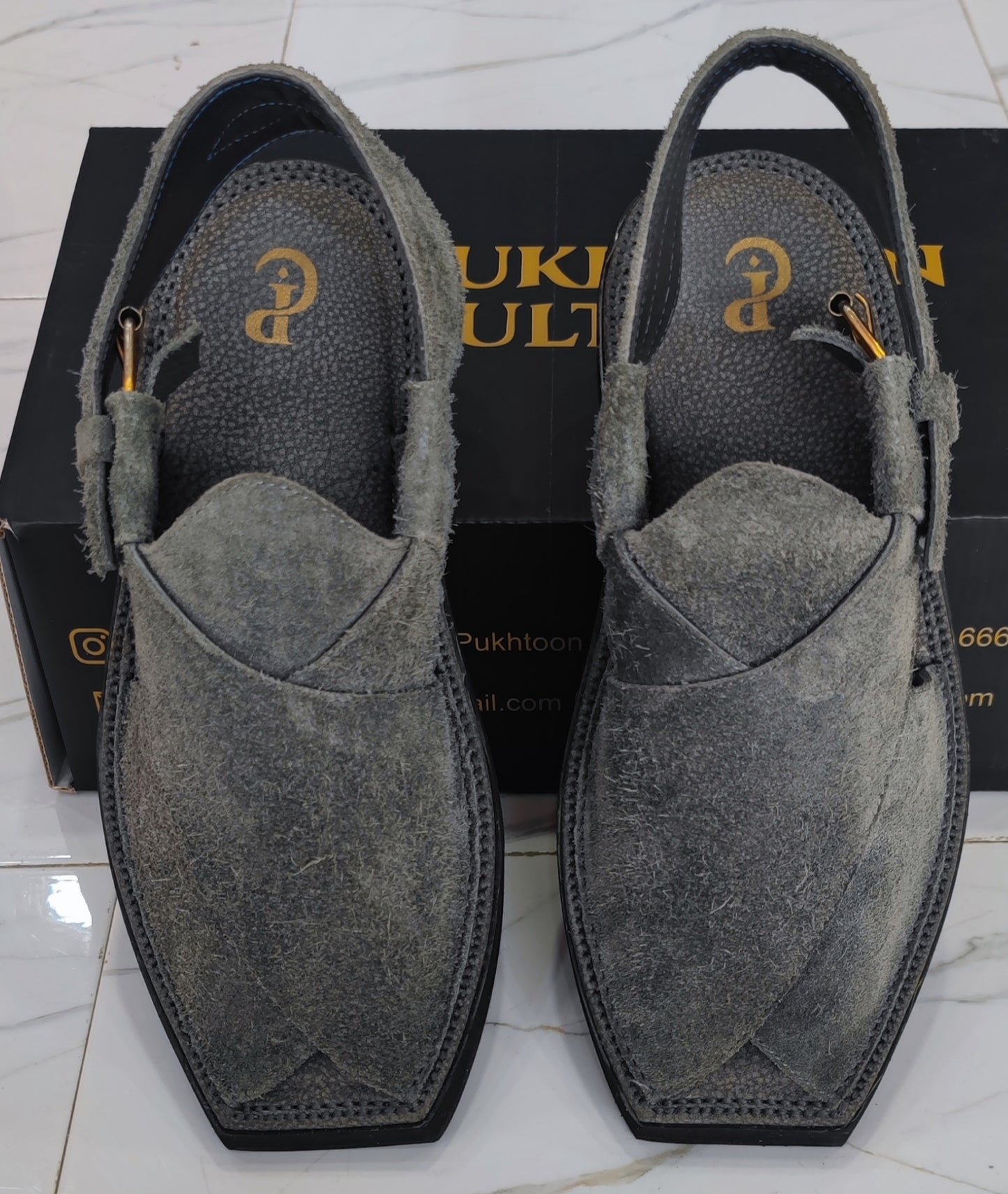 Ash Grey Sabar In Capitan style