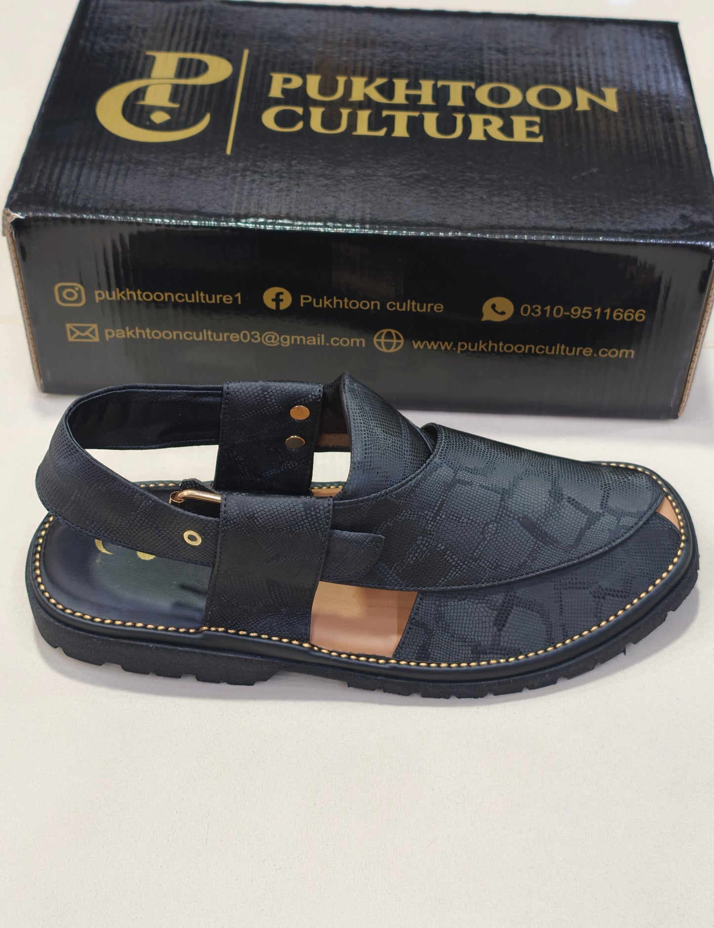 Goga Round Shape Black Snake Textured New Style Important Sole Light Weight