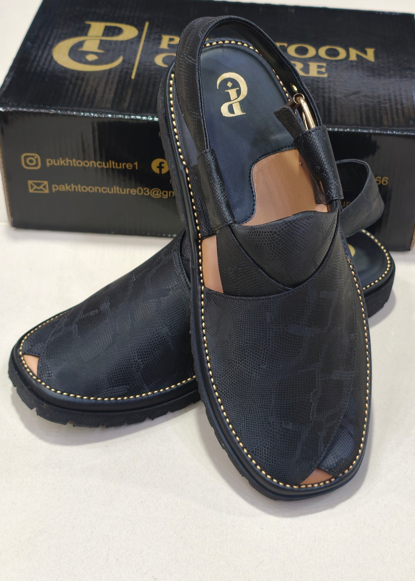 Goga Round Shape Black Snake Textured New Style Important Sole Light Weight