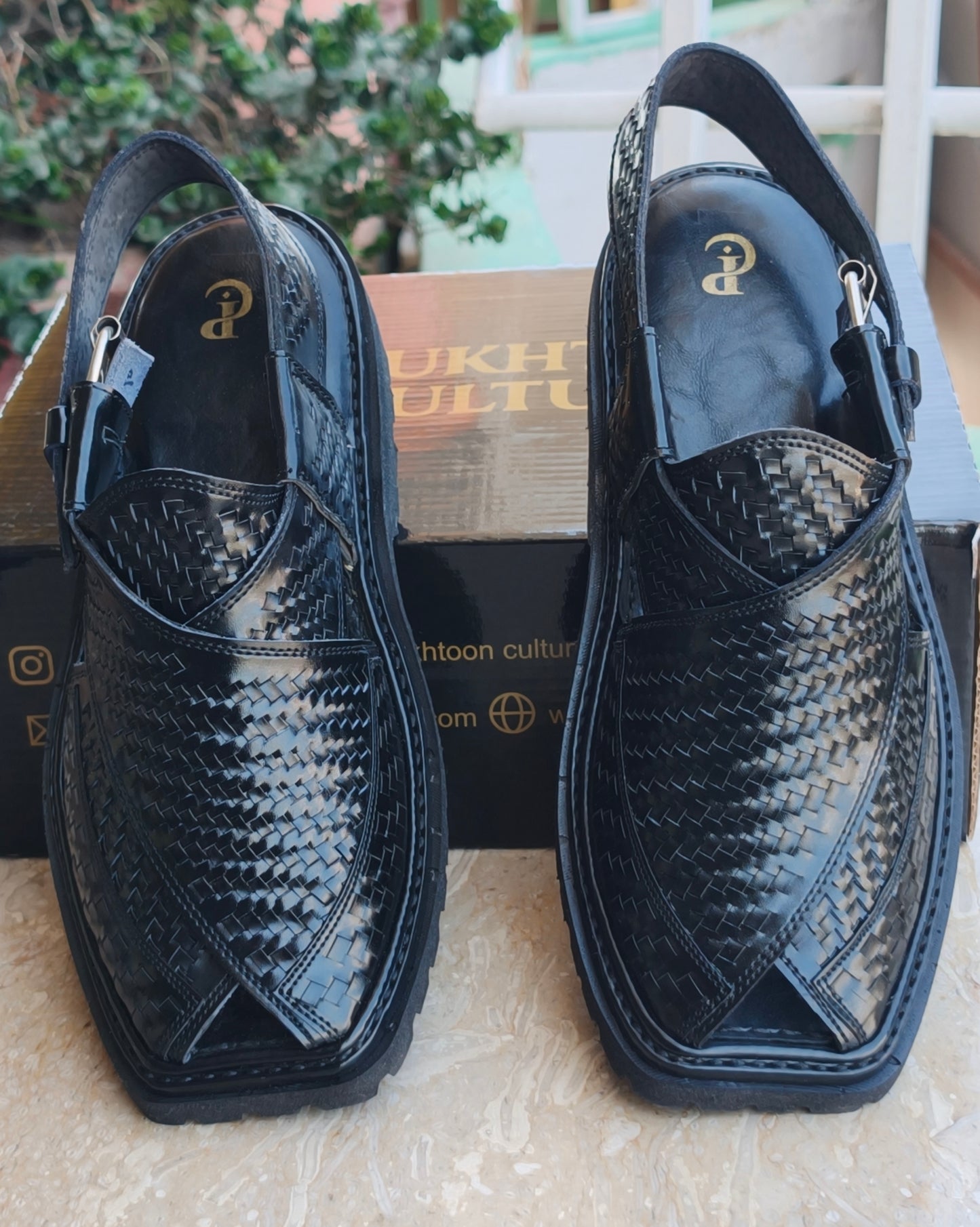 Hand Woven Black new Style Important Sole